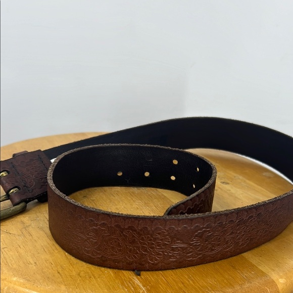 Gap floral embossed Brown Leather Belt with Brass Buckle M - Picture 3 of 12